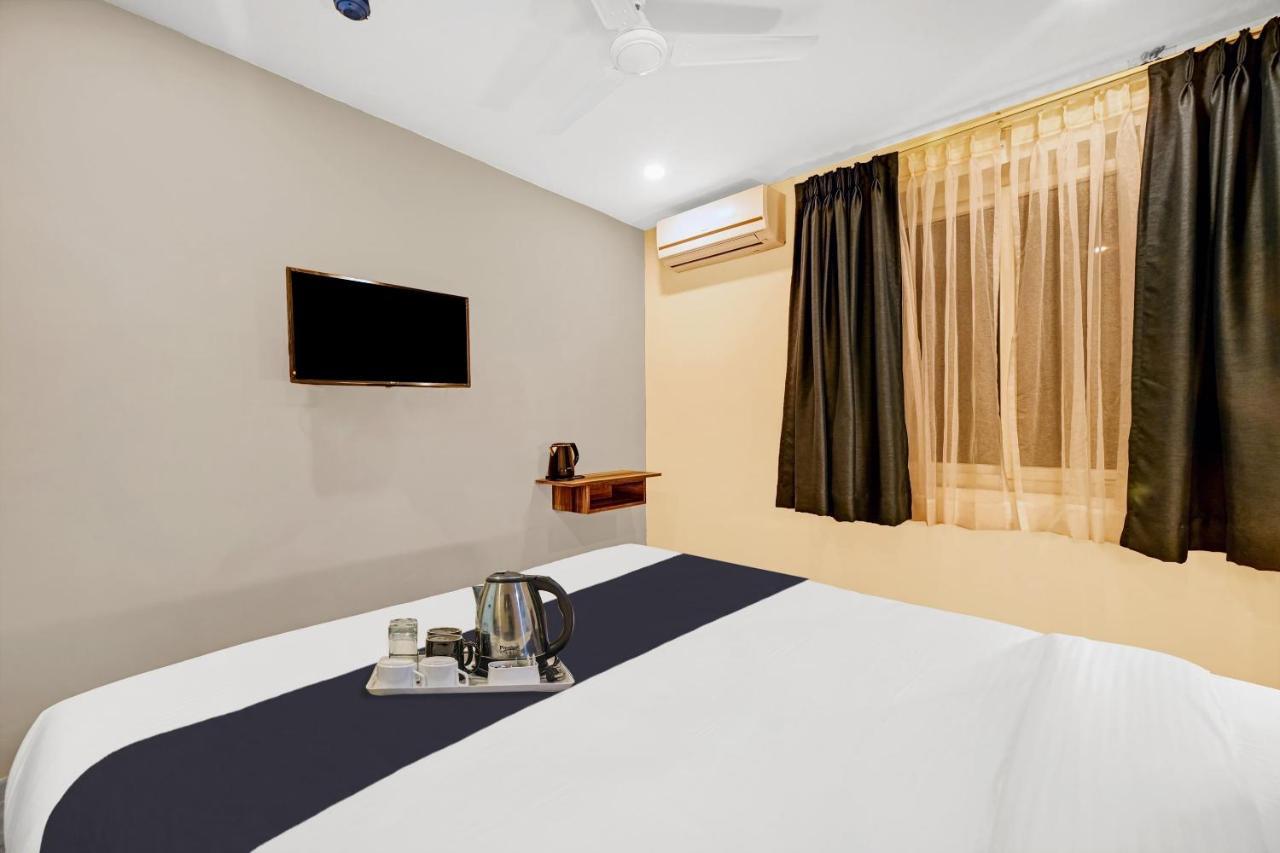 Hotel Super Townhouse Oak Hillside Aqua Khandagiri Exterior foto