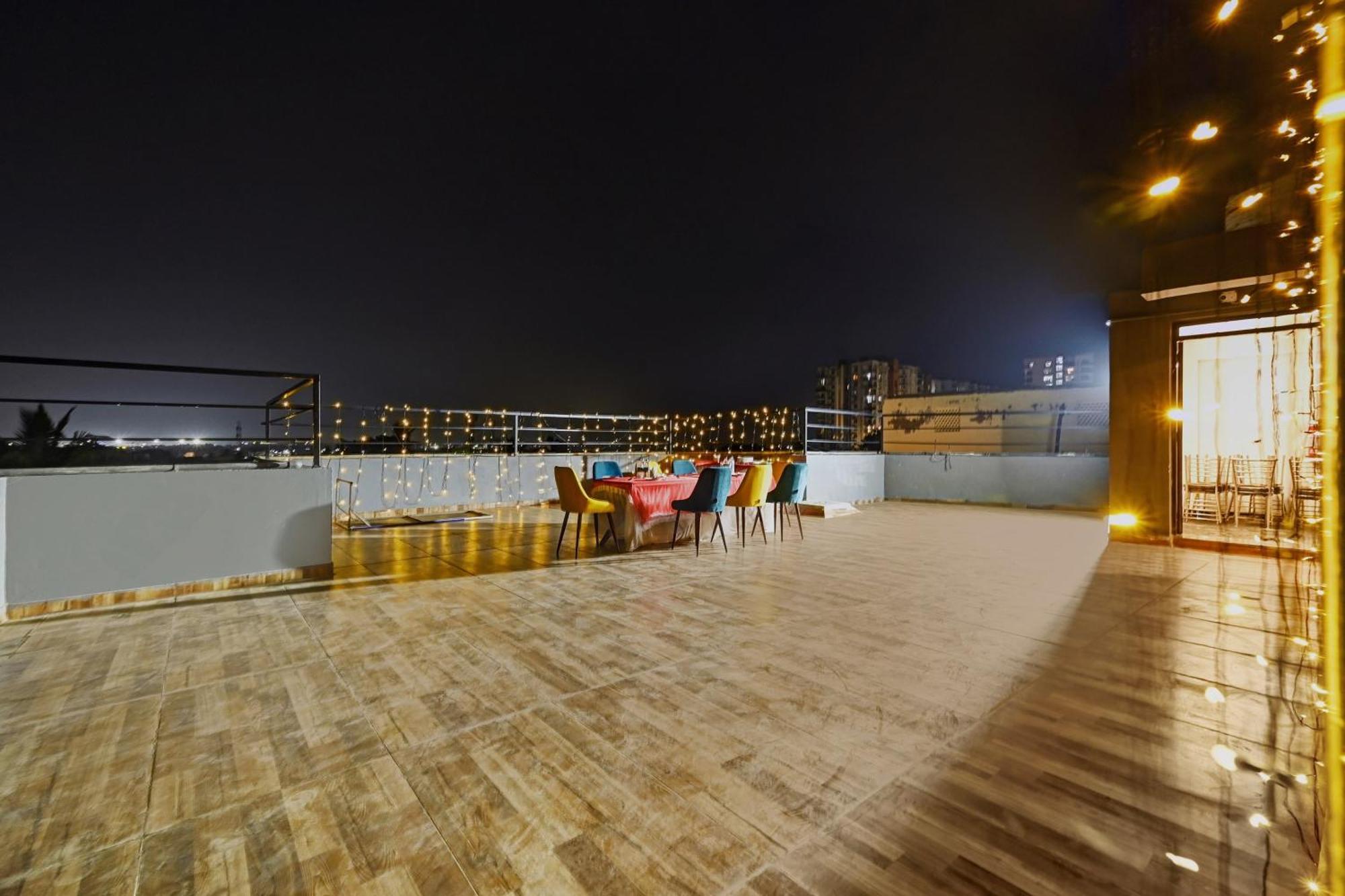 Hotel Super Townhouse Oak Hillside Aqua Khandagiri Exterior foto