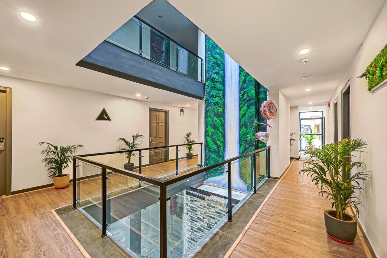 Hotel Super Townhouse Oak Hillside Aqua Khandagiri Exterior foto