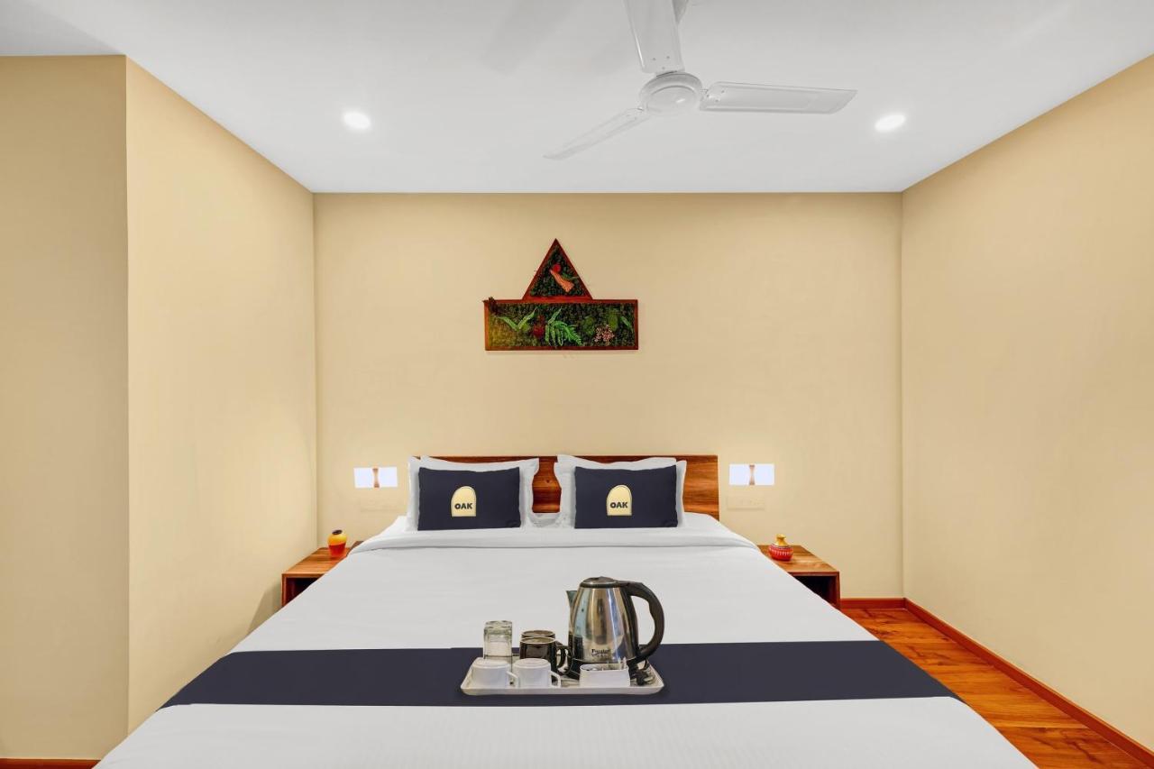 Hotel Super Townhouse Oak Hillside Aqua Khandagiri Exterior foto