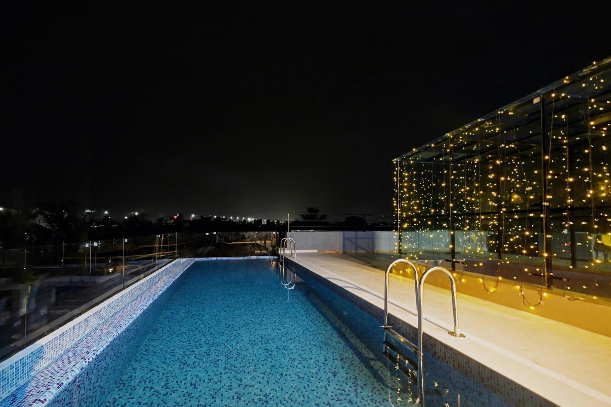 Hotel Super Townhouse Oak Hillside Aqua Khandagiri Exterior foto