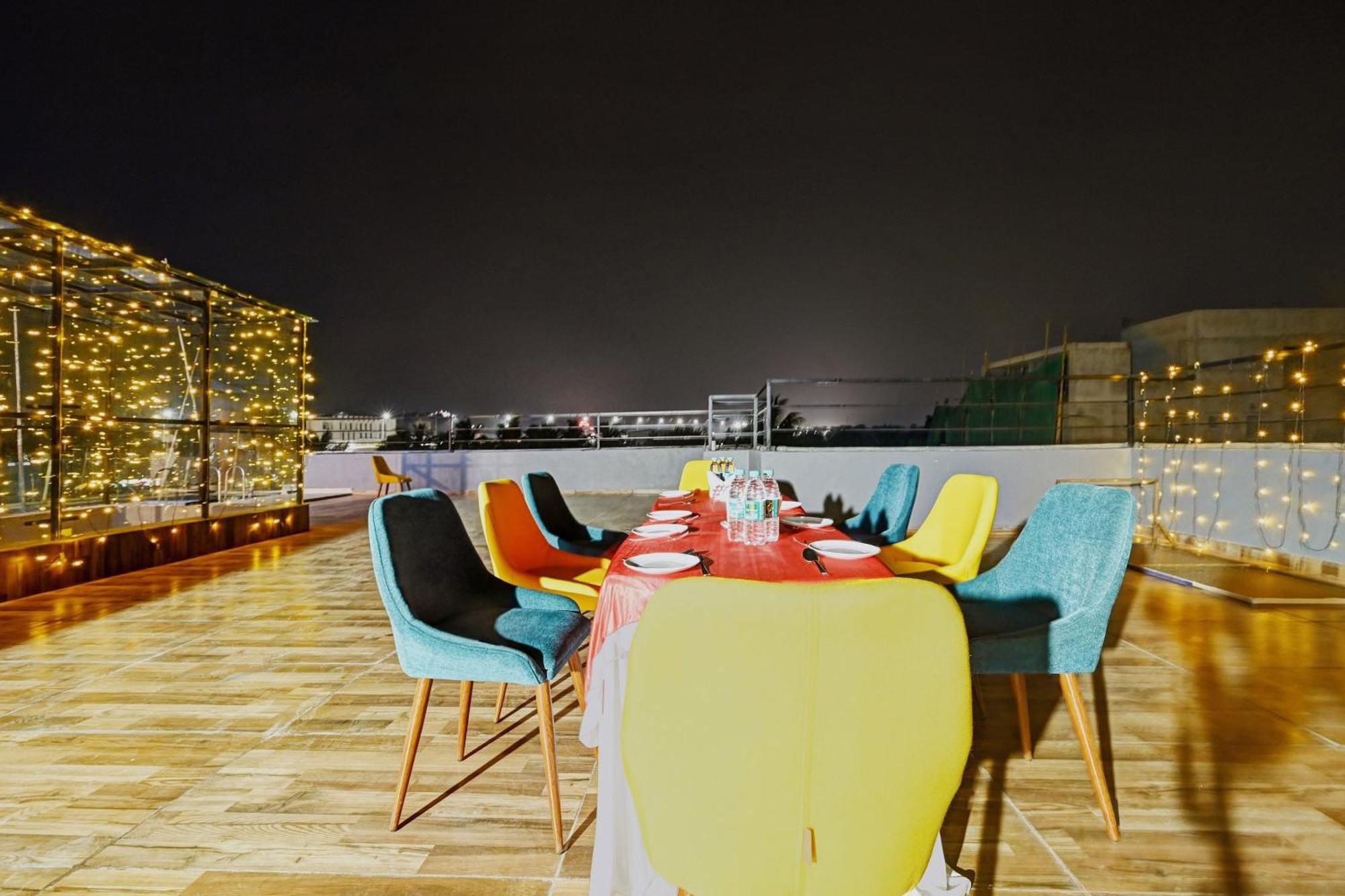 Hotel Super Townhouse Oak Hillside Aqua Khandagiri Exterior foto
