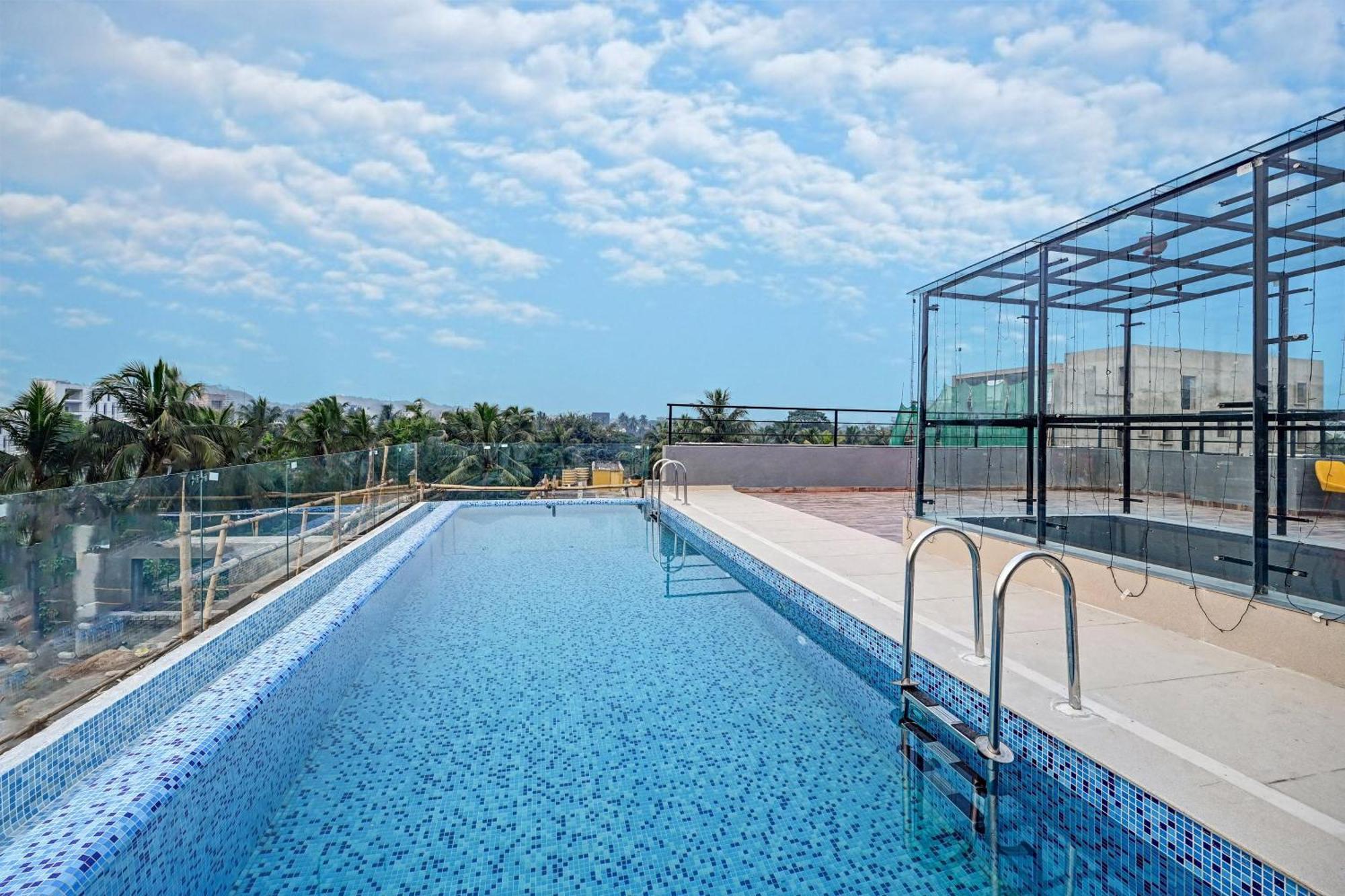 Hotel Super Townhouse Oak Hillside Aqua Khandagiri Exterior foto