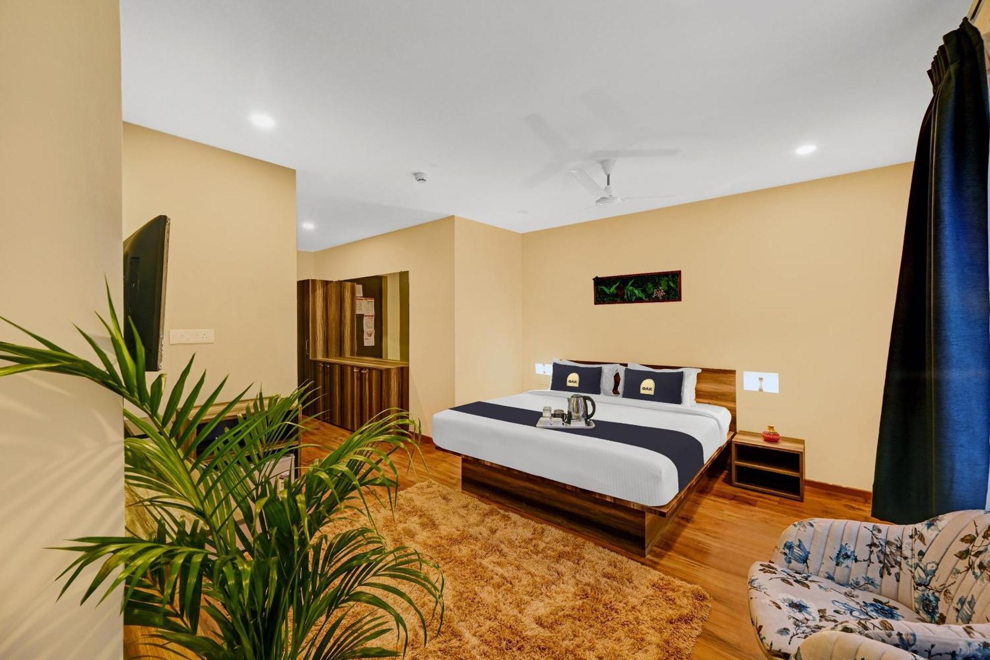 Hotel Super Townhouse Oak Hillside Aqua Khandagiri Exterior foto