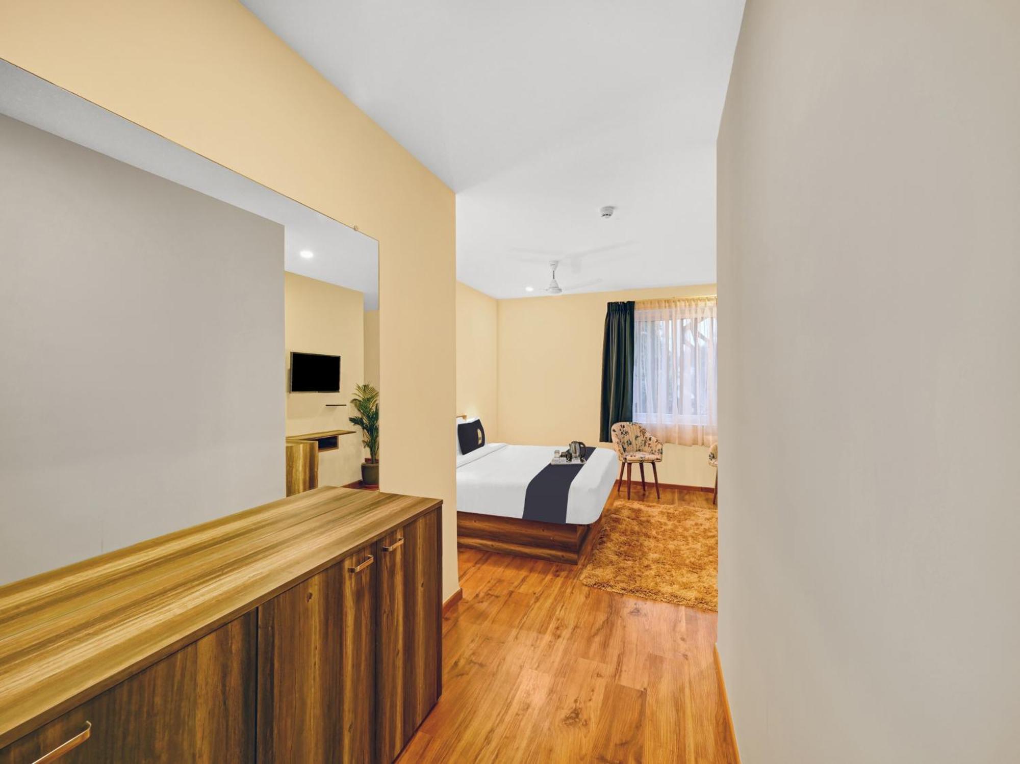 Hotel Super Townhouse Oak Hillside Aqua Khandagiri Exterior foto